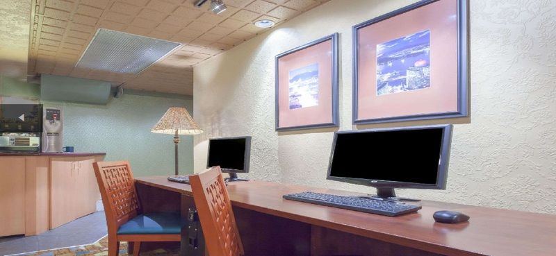 Howard Johnson By Wyndham Vancouver Downtown Ngoại thất bức ảnh