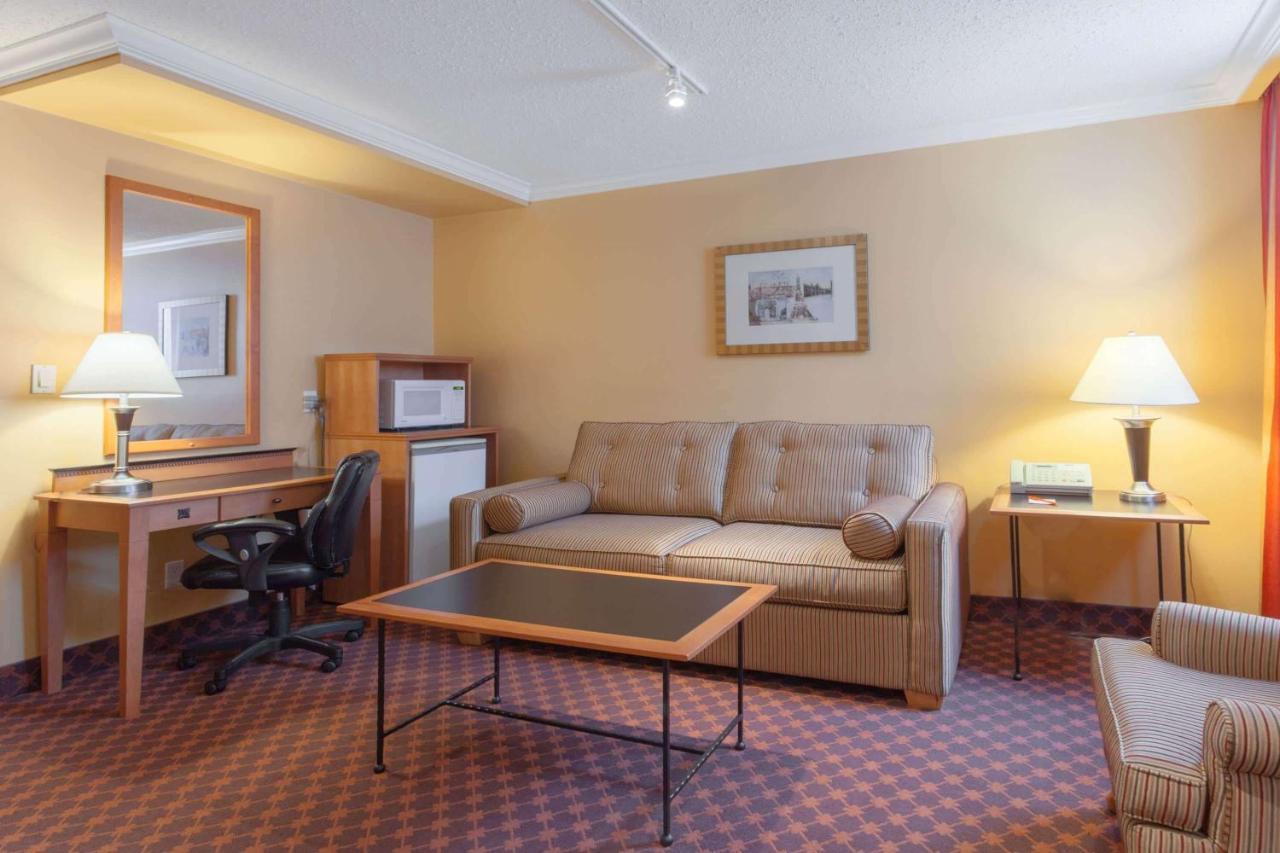 Howard Johnson By Wyndham Vancouver Downtown Ngoại thất bức ảnh