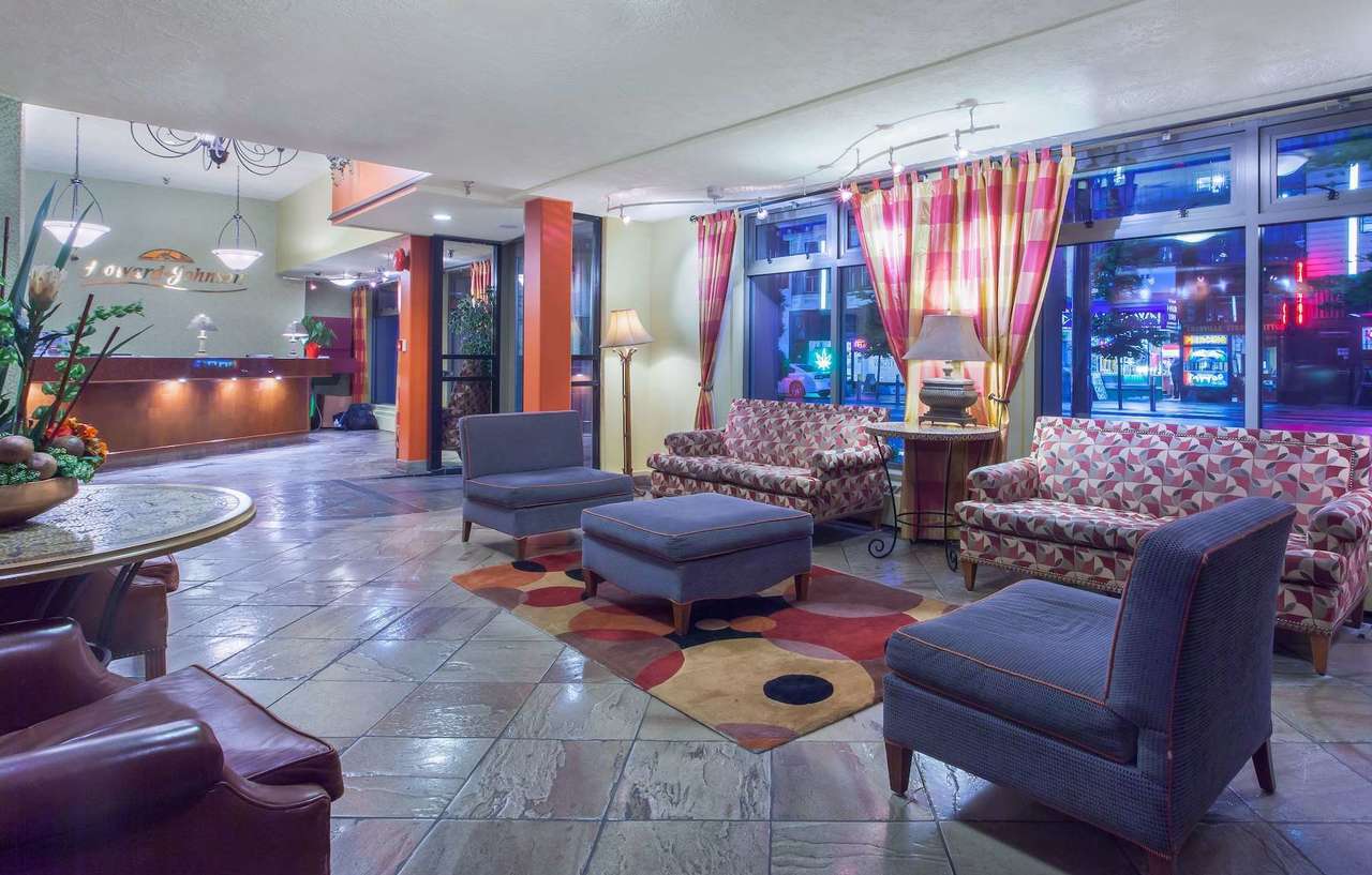 Howard Johnson By Wyndham Vancouver Downtown Ngoại thất bức ảnh